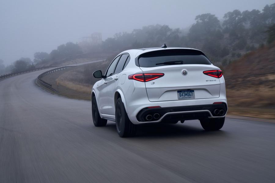 Alfa Romeo Stelvio Quadrifoglio (949) 2018 года  (NA) (фото 18 из 40)